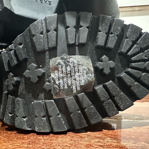 Express Booties Size 7 - Picture 7 of 8